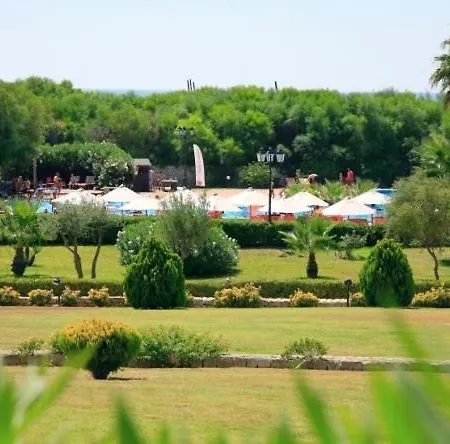 度假村 Conte Di Cabrera Club 4*